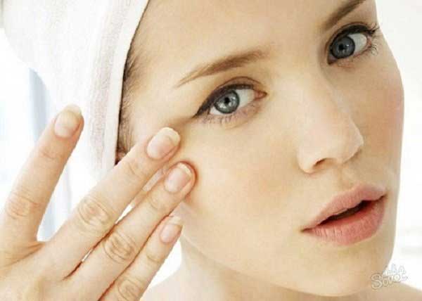 Cách kẻ mắt bị sụp mí