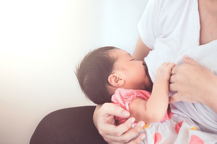 Cách chống ngực chảy xệ sau sinh