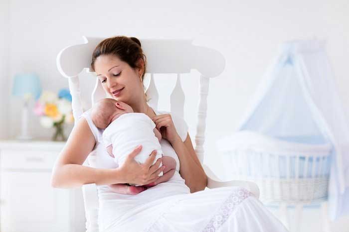 Cách vệ sinh núm vú bị tụt