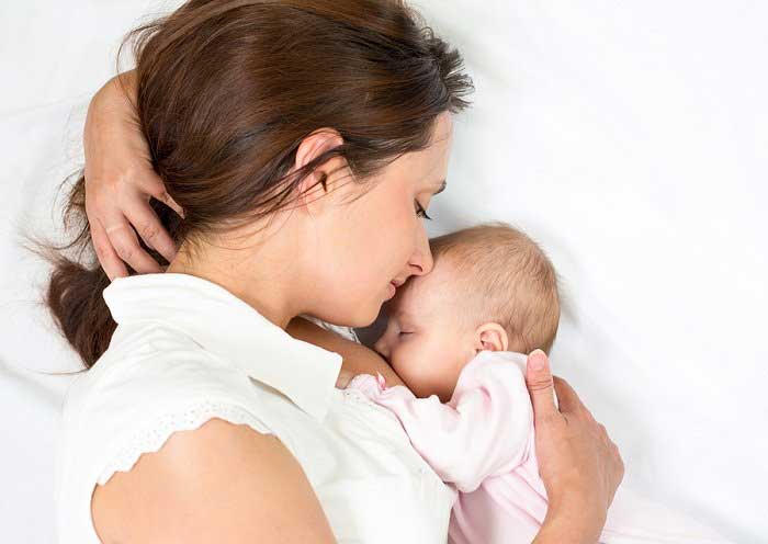 Nâng ngực có nên cho con bú