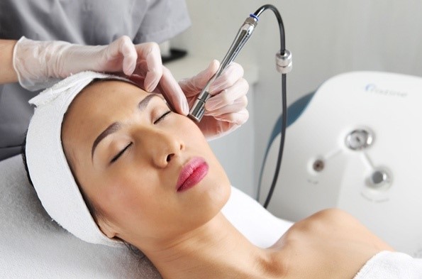 Xóa nếp nhăn bằng Laser