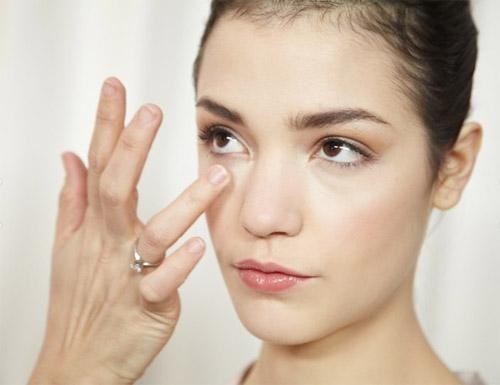 Xóa tan nếp nhăn vùng mắt