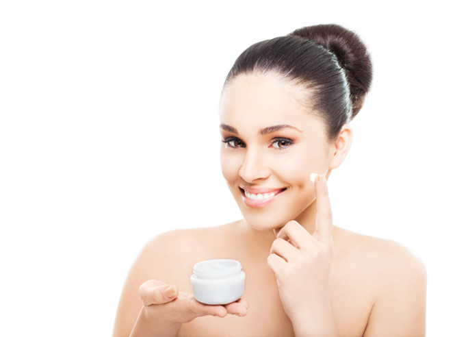 Kem xóa nếp nhăn trên mặt