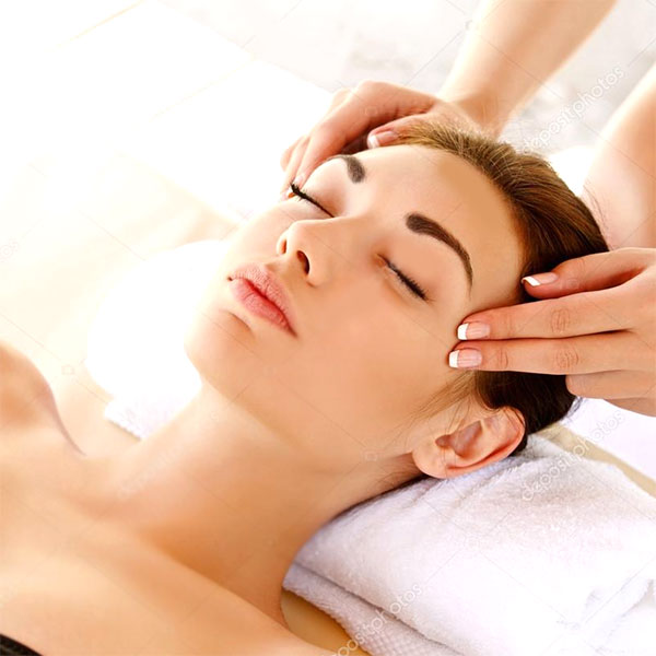 Cách massage xóa nếp nhăn ở mắt