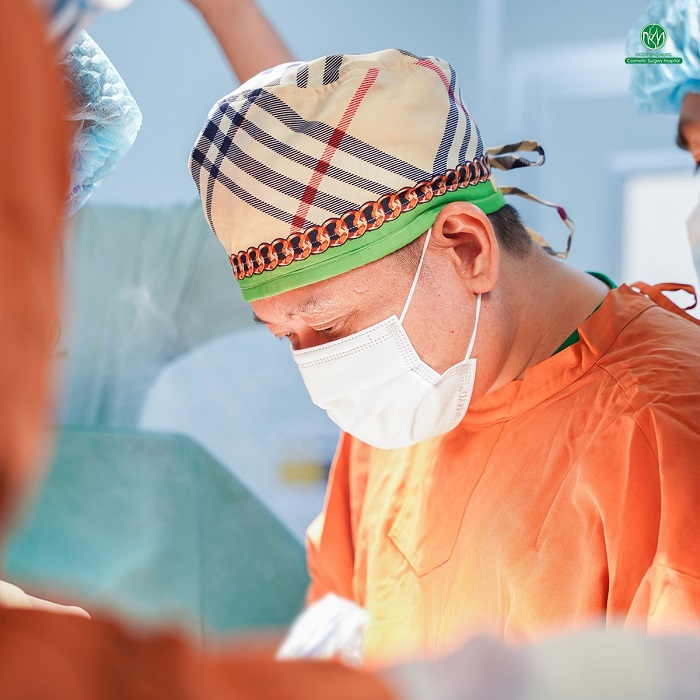Bác sĩ Ngô Mộng Hùng
