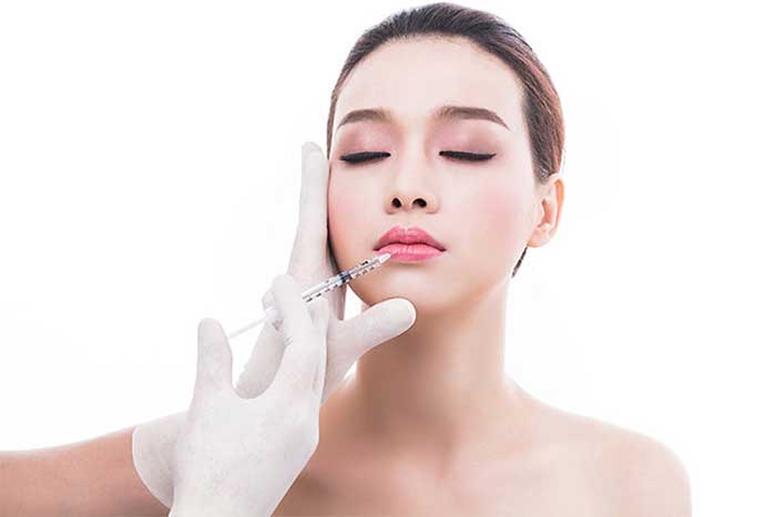 Thẩm mỹ bơm môi