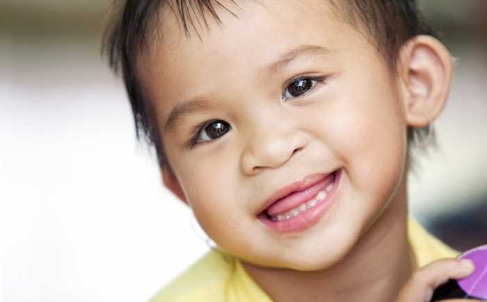 Thẩm mỹ môi bị sứt
