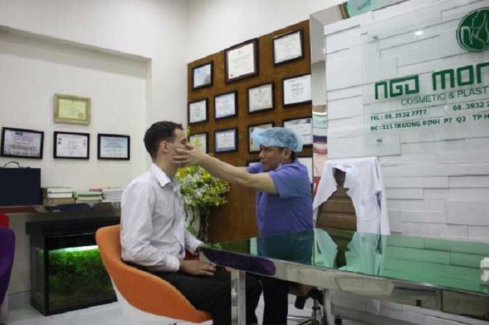 Chỉnh mũi gù