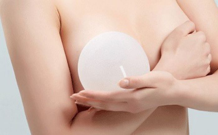 Tác hại của việc Bơm ngực