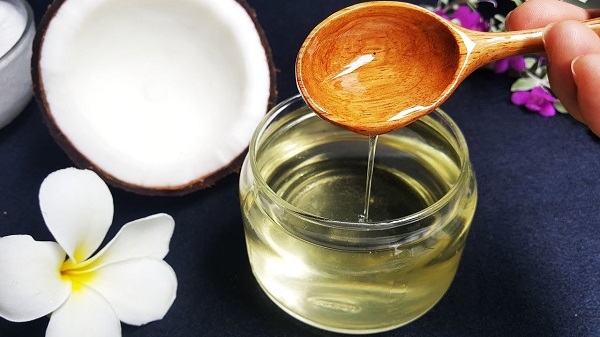Dầu dừa làm hồng vùng kín - Hình minh họa