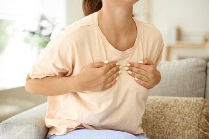 Hiện tượng ngực chảy xệ
