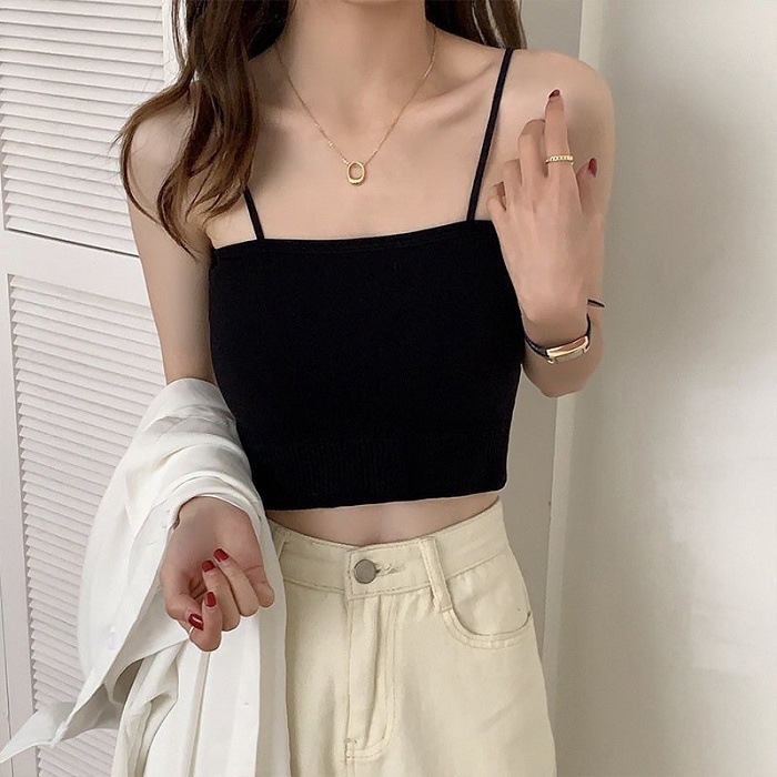 Ngực lép mặc áo 2 dây