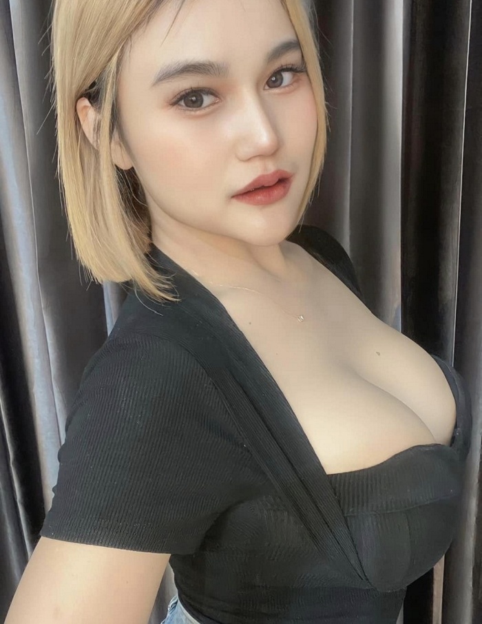 Ngực nhỏ xệ
