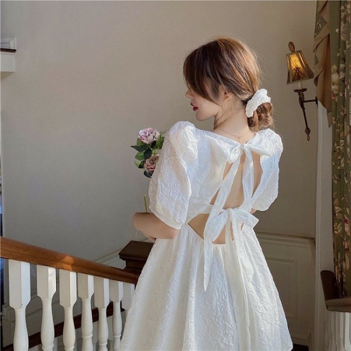 Ngực nhỏ nên mặc váy gì