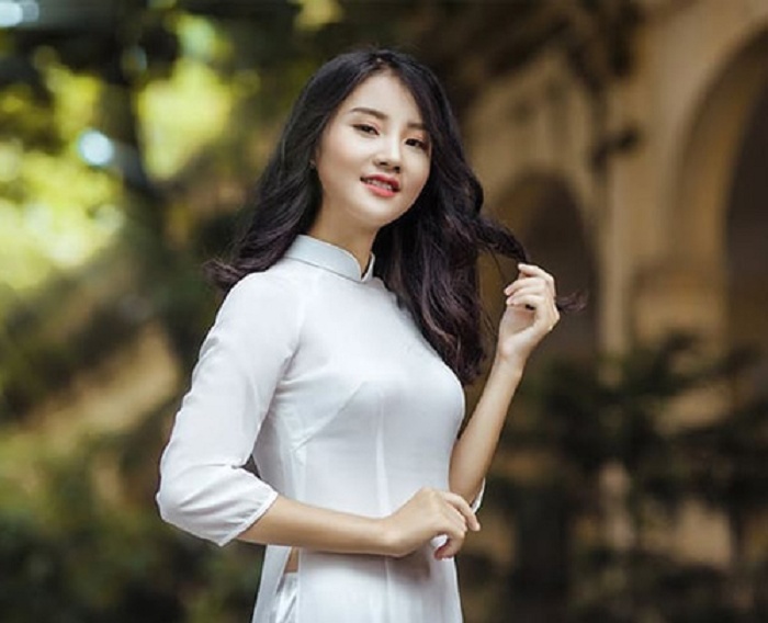 Ngực nhỏ mặc áo dài