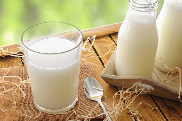 làm trắng da mặt bằng sữa tươi không đường