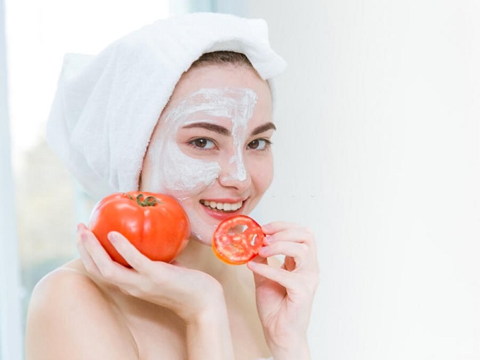 làm trắng da mặt bằng cà chua
