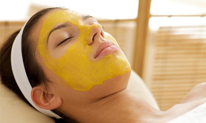 làm trắng da mặt bằng lòng đỏ trứng gà
