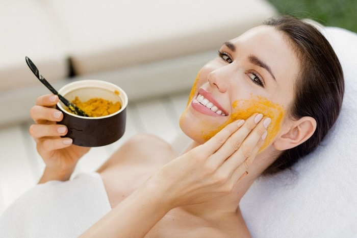 bột nghệ có làm trắng da mặt