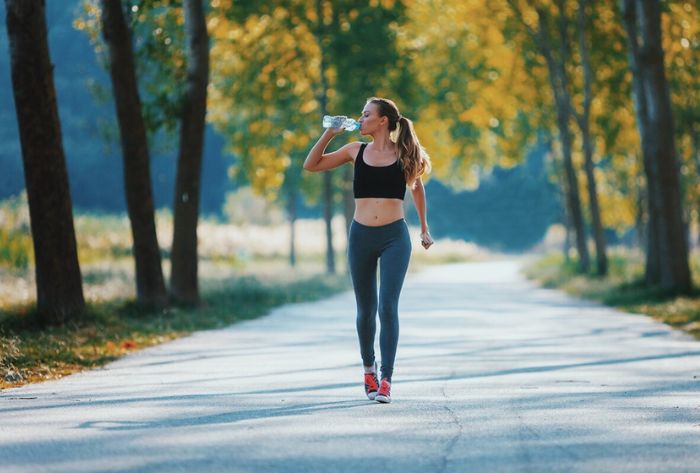 Đi bộ nhiều có giảm mỡ bụng không
