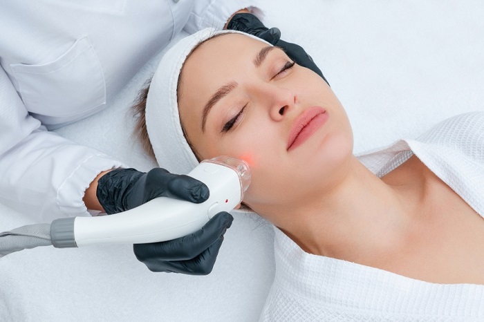 trẻ hóa da mặt bằng laser