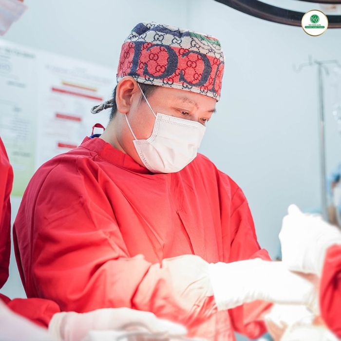 Bác sĩ Ngô Mộng Hùng
