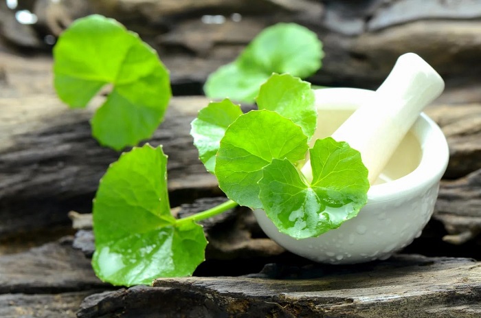làm đẹp da mặt từ rau má