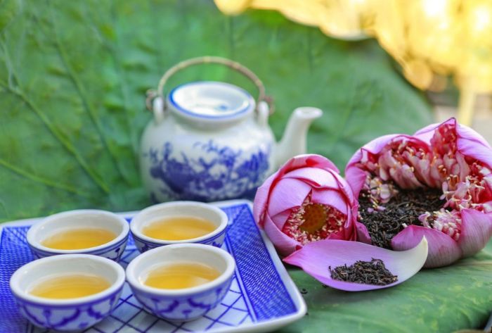Cách uống lá sen giảm mỡ bụng