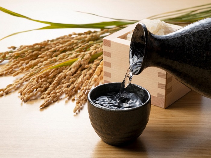 cách làm đẹp da mặt bằng rượu trắng cách làm đẹp da mặt bằng rượu trắng