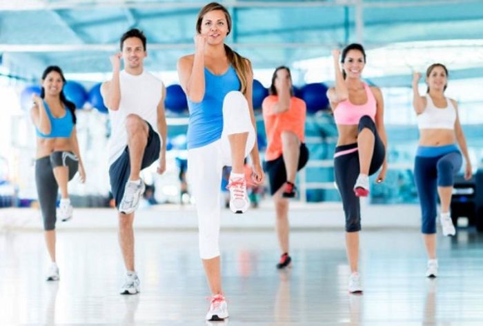 Tập aerobic giảm mỡ bụng