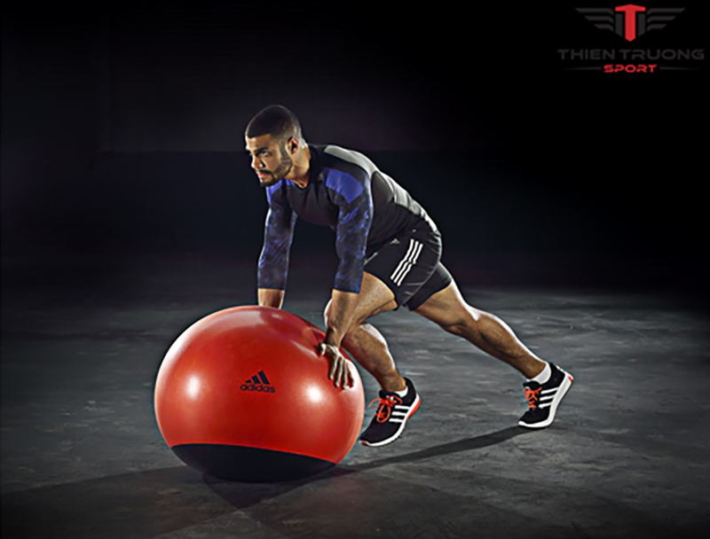Bóng tập Yoga Adidas ADBL-14246OR khi sử dụng