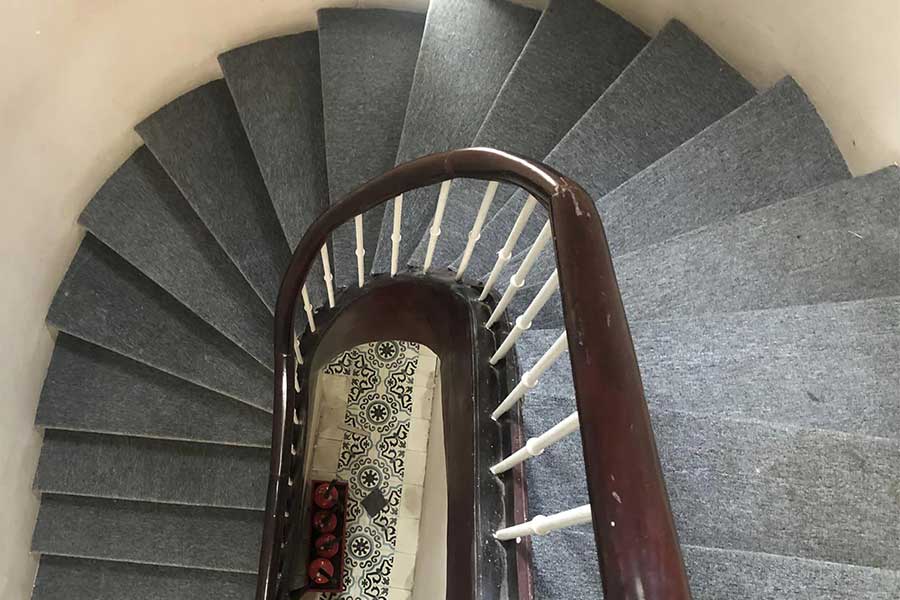 thi công thảm cầu thang