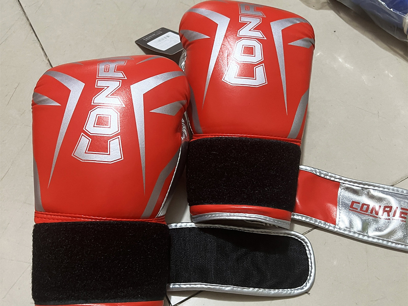 Găng tay Boxing Conrie KB351 6 Khóa dính ở cổ tay