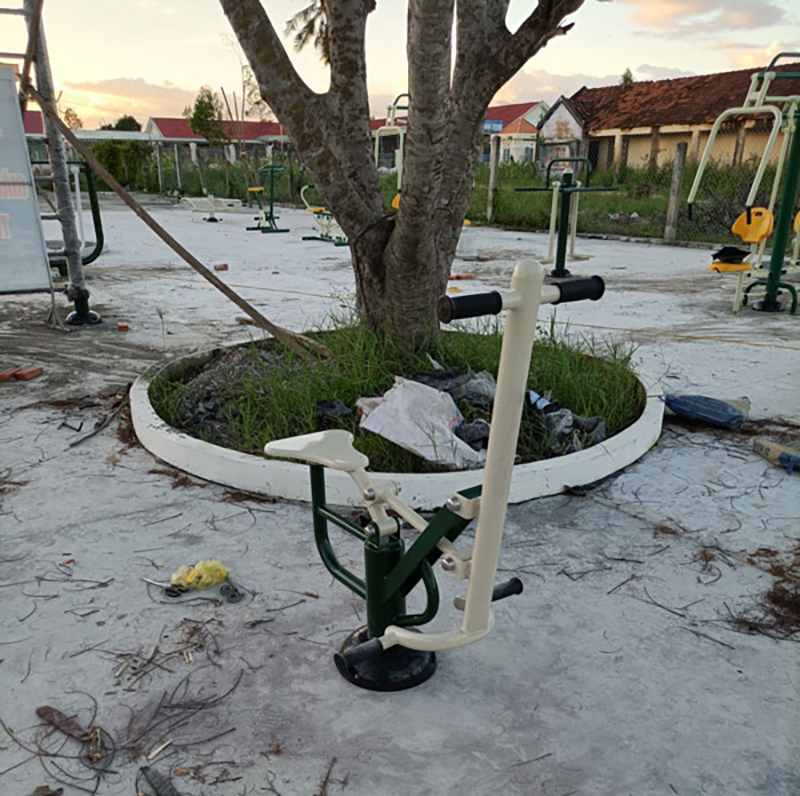 Thiết bị tập toàn thân HQ-605 lắp đặt bằng cách chôn cố định xuống đất 