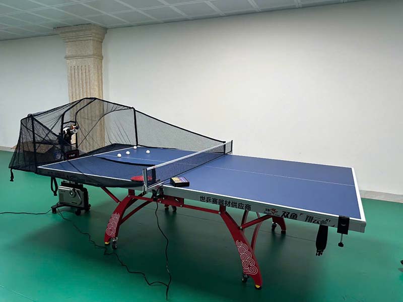 Máy bắn bóng bàn Y&T 989F 5 Hình ảnh Máy bắn bóng bàn Y&T 989F kèm lưới và bàn bóng bàn