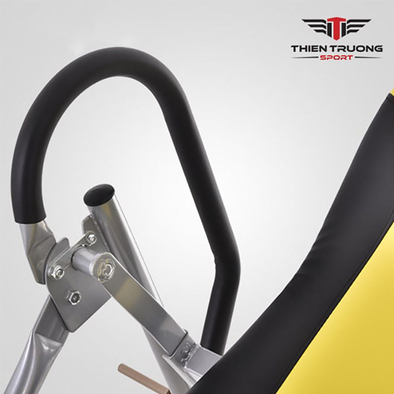 Ghế tập dốc ngược 02Q 8 Tay vịn của ghế tập được bọc mút cao su êm tay hạn chế trơn trượt tốt