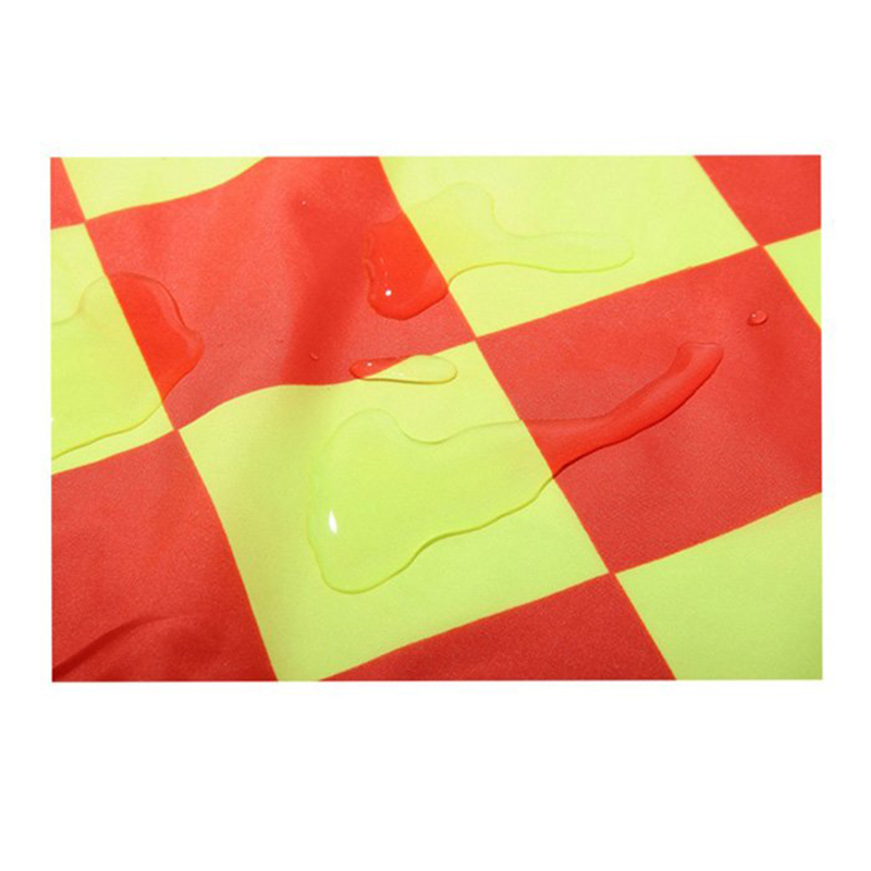 Cờ lệnh thể thao 5 Cờ lệnh thể thao được làm từ vải Polyester có khả năng chống thấm nước tốt.