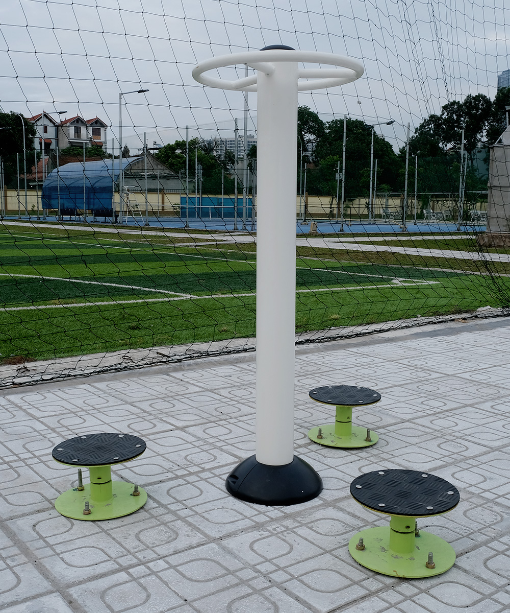 thi công thiết bị xoay eo công cộng