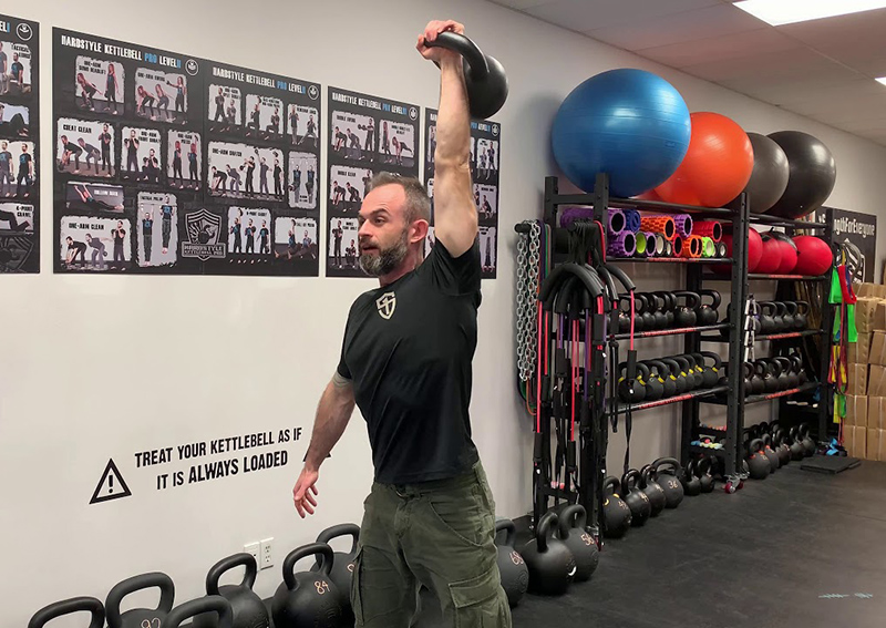 Bài tập One Arm Kettlebell Snatch

