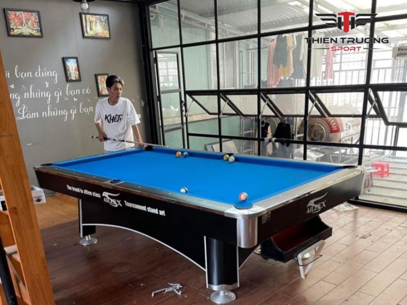 Chân bàn hộp vuông gỗ chắc chắn, đảm bảo chống rung