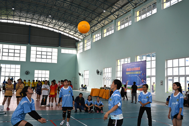 Tổng hợp các lỗi trong bóng chuyền hơi thường mắc phải nhất 2025 3 Tập luyện chơi bóng chuyền hơi