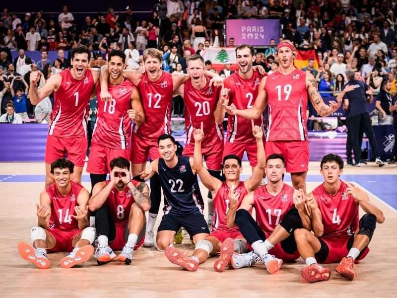 Khám phá top 10 đội bóng chuyền nam mạnh nhất thế giới 3 Đội tuyển Mỹ đã tạo ra những màn trình diễn ấn tượng, giành nhiều huy chương quý giá