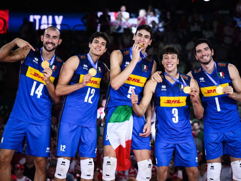 Khám phá top 10 đội bóng chuyền nam mạnh nhất thế giới 5 Đội tuyển bóng chuyền nam Italia là một trong những đội mạnh nhất thế giới