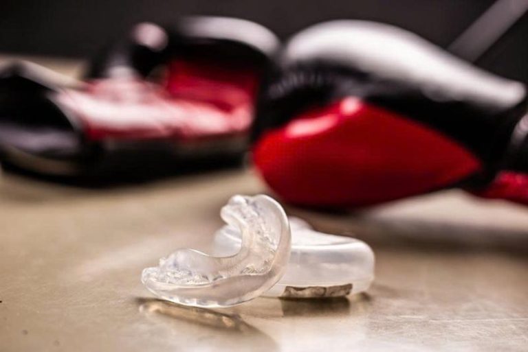 Lợi ích khi đeo bảo hộ răng thi đấu boxing