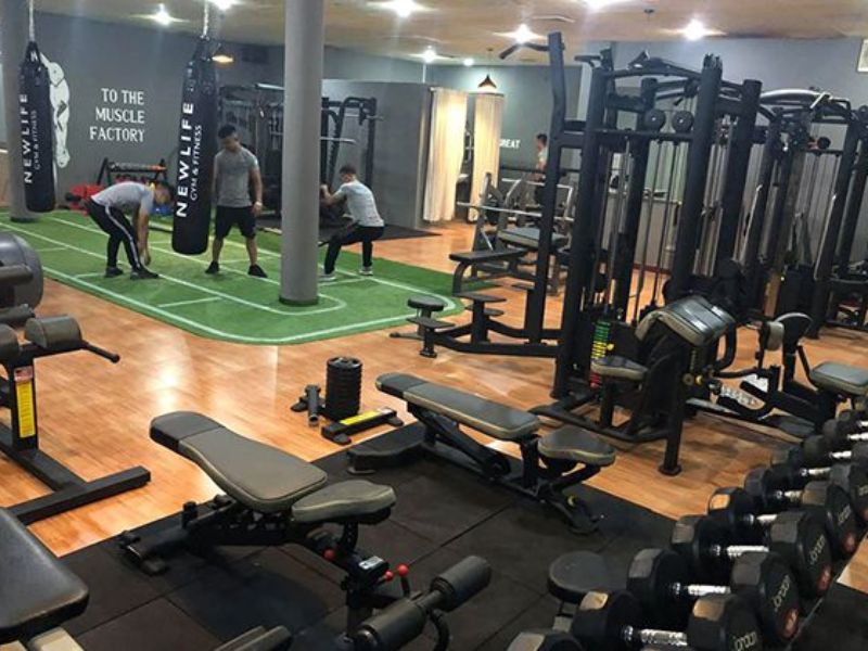 New Life Fitness được trang bị đầy đủ các dụng cụ chất lượng tốt