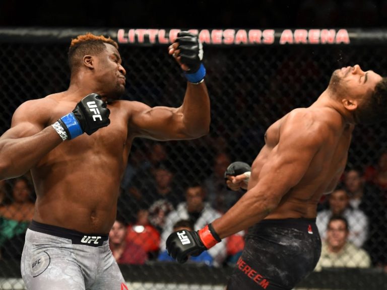 Cú đấm của võ sĩ Francis Ngannou có sức hủy diệt khủng