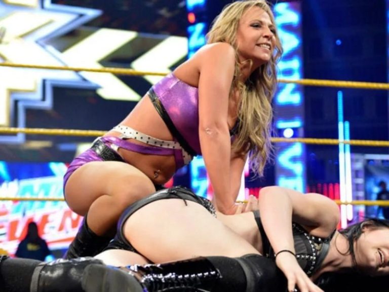WWE là gì? Những trận thi đấu vật Mỹ WWE là thật hay giả?