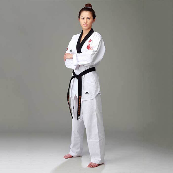 Học cách thắt đai Taekwondo nhanh chóng với 6 bước đơn giản! 3 Tất cả học viên đều mặc bộ võ phục Taekwondo thể hiện sự bình đẳng, công bằng
