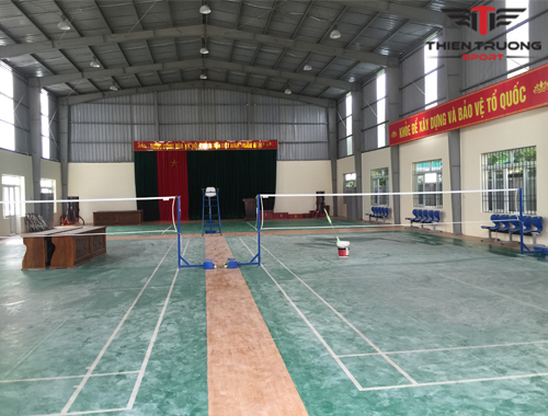 Thi công mặt sân cầu lông 