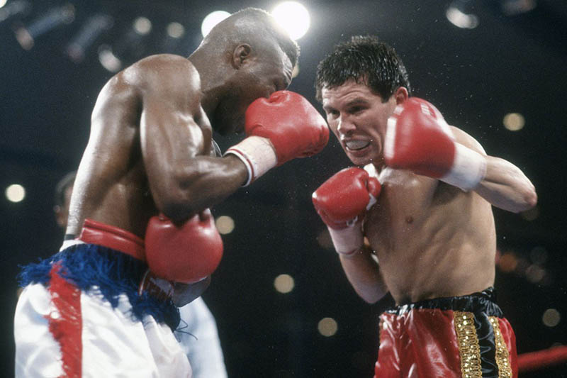 Điểm danh những trận đấu boxing hay nhất lịch sử thế giới 4 Trận đấu giữa Julio Chavez và Meldrick Taylor